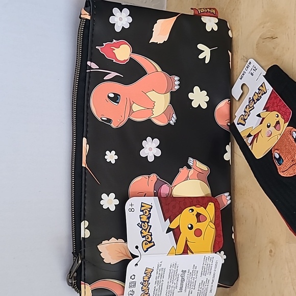 Pokemon Charmander Bundle: Makeup Bag and Crew Socks - Picture 3 of 16